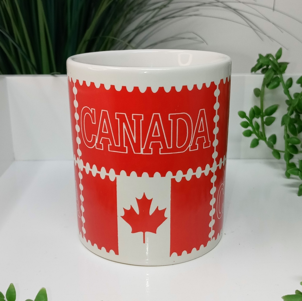 Canada Maple Leaf Mug - Picture 2 of 4